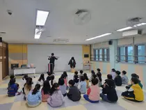 딸기 따고 마술 배우고… 동부 늘봄센터, 겨울방학 특강 성료