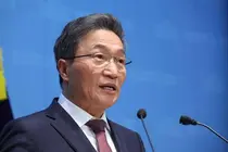 대통령과 대립각 세워온 이학재 인천공항공사 사장, 임기 전 사직