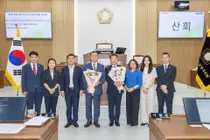 ‘첫발’ 뗀 검단구의회… 초대 전반기 의장에 김남원, 부의장 최규술 선출
