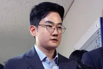 ‘피습 자작극 의혹’ 정이한 전 부산시장 후보, 영장실질심사 출석…