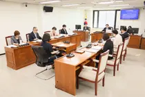 강연숙 “직원들 최소한 밥은 먹어야”…김보식, 노후 통합방송시스템 교체 경위 확인