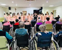 인천여성가족재단, 성모요양원 찾아가는 음악회…합창으로 어르신과 소통