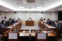 옹진군의회, 백령공항 지연 규탄 결의안 채택…정책자문·교섭단체 조례도 의결
