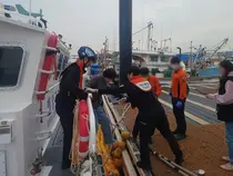 인천해경, 주말 도서지역 응급환자 3명 이송…갯벌 고립 위험자도 구조