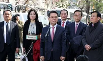 尹측 “사법부, 정치권력에 무릎 꿇어… 정해진 결론 위한 요식행위”
