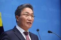 대통령과 대립각 세워온 이학재 인천공항공사 사장, 임기 전 사직