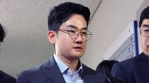 ‘피습 자작극 의혹’ 정이한 전 부산시장 후보, 영장실질심사 출석…