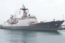 청와대, '호르무즈 파병' 진화 나섰지만… P-8A·소양함 투입 논란