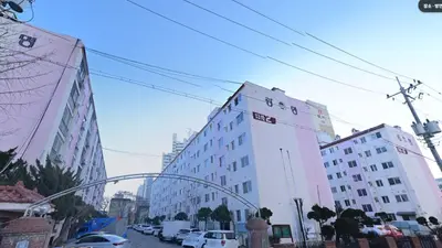 光明13期小規模重建，今天現場說明會… 施工者投標正式開始