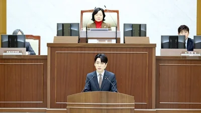 Residents Waiting for Buses in the Cold... Park Min-hyup, Yeonsu District Council Member, Urges Extension of Subway Line 8 in Songdo