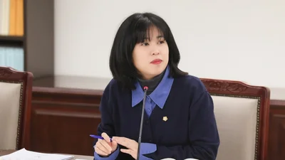 チョン・イェジ 釜山区議会議員「グルポ川 銀河の道、過度なレーザー照明に住民は‘眉をひそめる’」