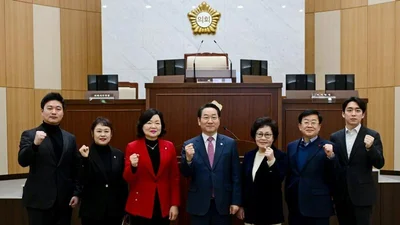 [포토] '생생톡톡! 애인소통' 유정복 인천시장, 2026 연수구 연두방문