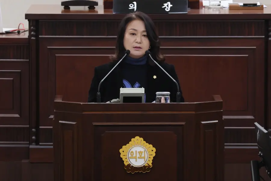 Heo Jeong-mi, Chair of the Urban Environment Committee of Bupyeong District Council, making a personal statement (provided by Bupyeong District Council)