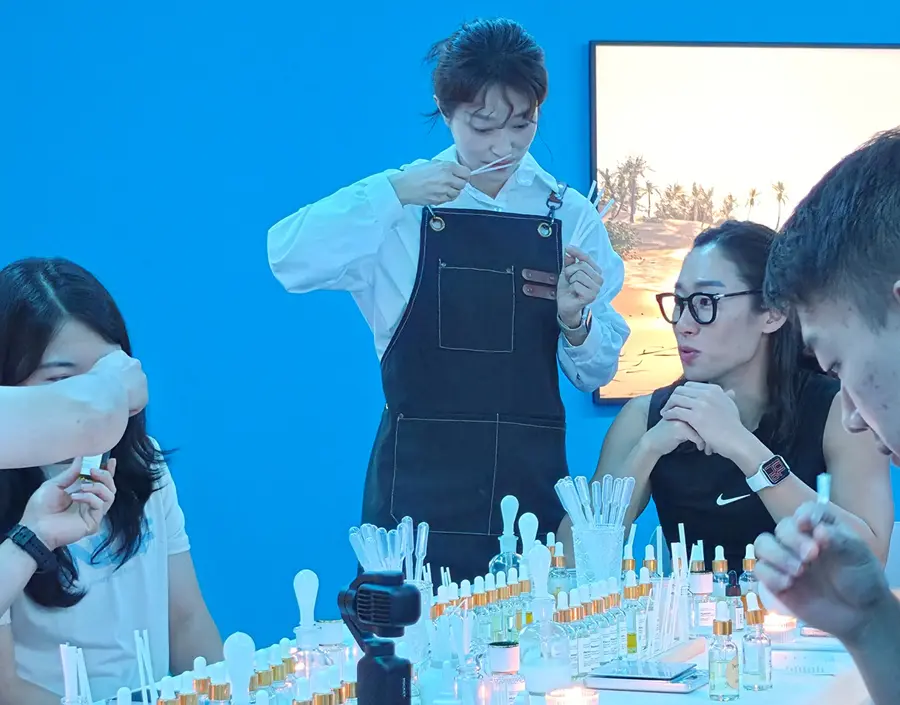 ‘아셀 아트 컴퍼니(ACEL ART COMPANY)’에서 일곱 번째 프로젝트(7th PILASCENT)