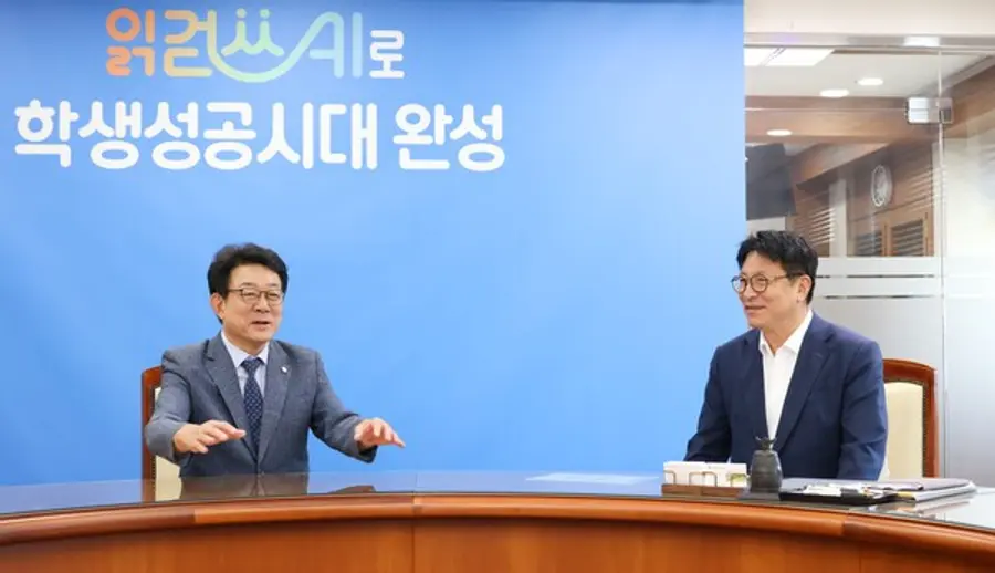 허정식 더불어민주당 인천시당위원장과 면담하는 도성훈 인천교육감