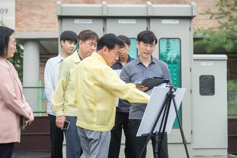 관내 시설물 점검하는 구재용 서해구청장