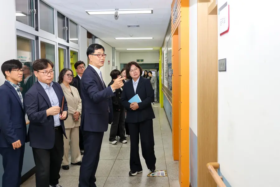 영종구, 25개 학교 돌며 교육 현안 점검…과학고서 통학·교통 대책 논의