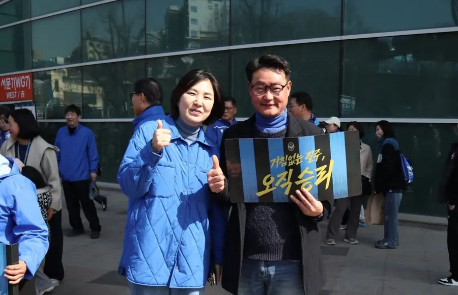 왼쪽부터 남영희, 이태성